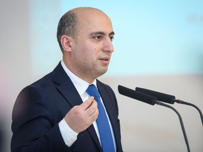 Nazir: İnsan inkişafının iqlimə davamlı gələcəyini qurmaq təhsil və elmdən keçir